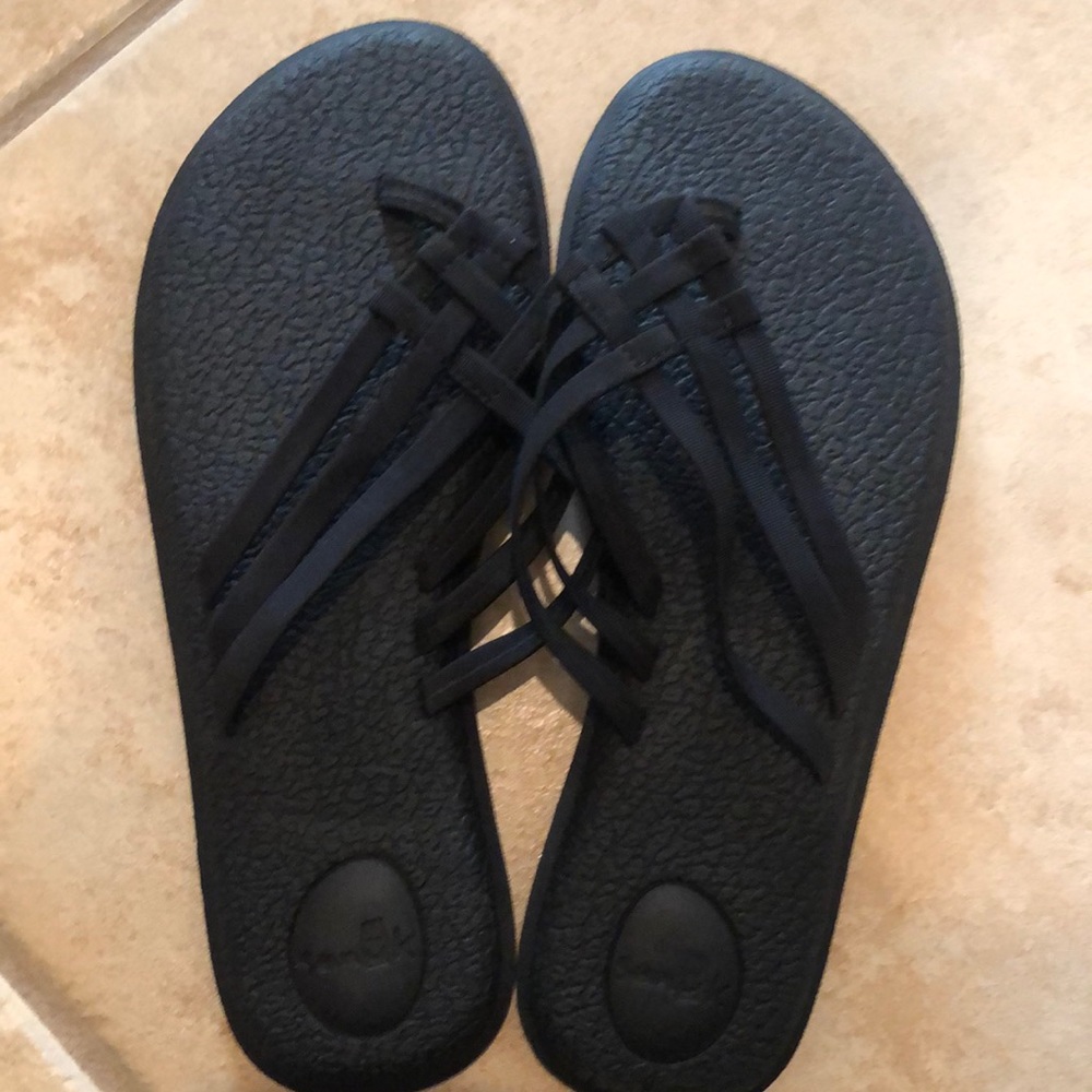 Sanuk flip flops